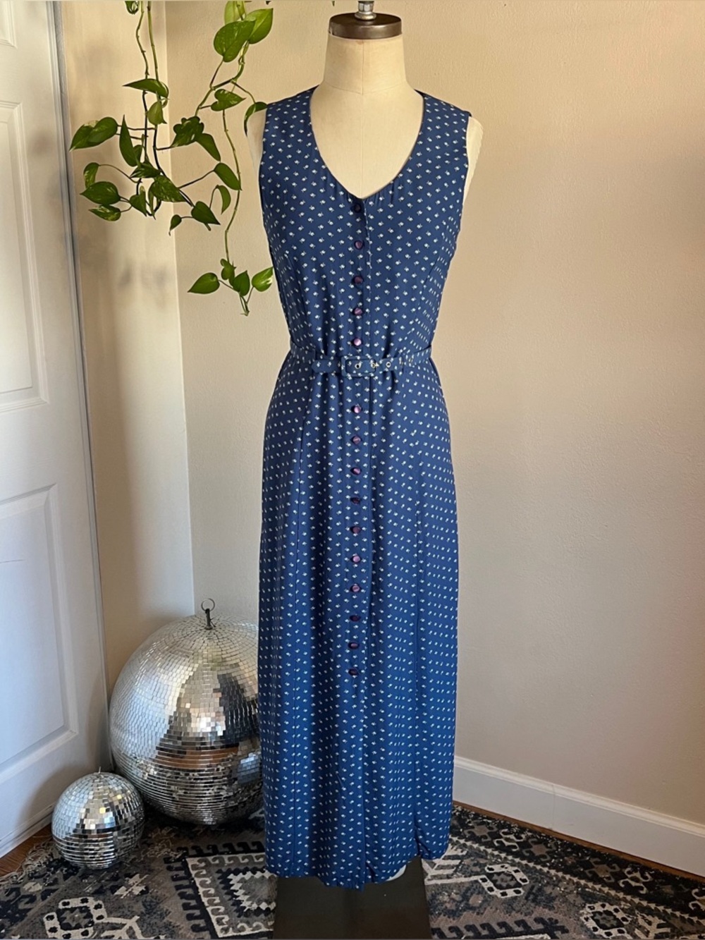 Vintage 90’s Guess Button Up Floral Dress with removable belt